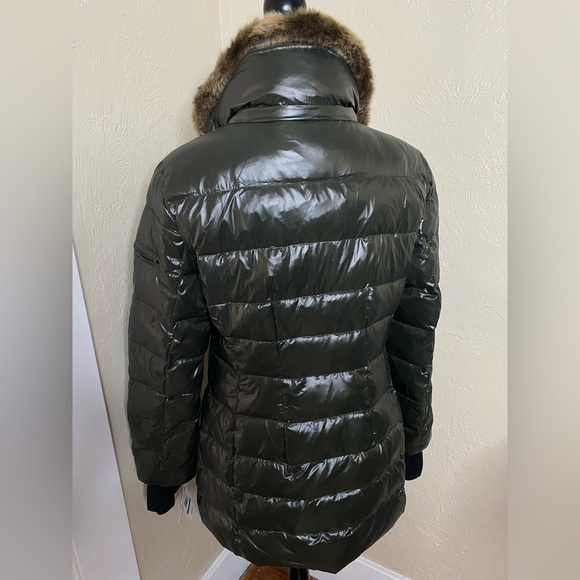 Olive Green Puffer Jacket with Faux Fur Trim. No hood. - Picture 2 of 10